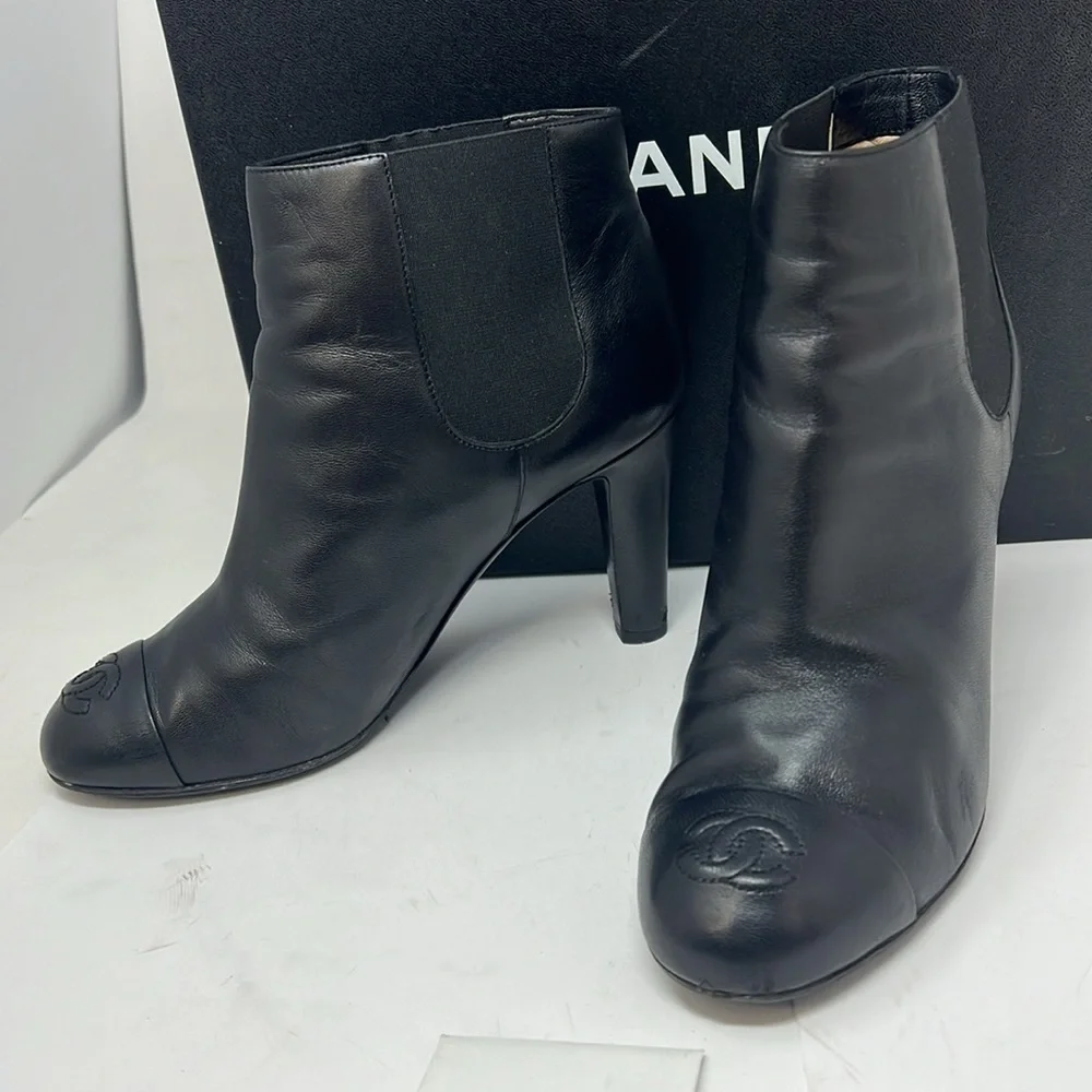 Chanel Sz 38 Short Lambskin Pull On 3.5”Heel Boots Booties